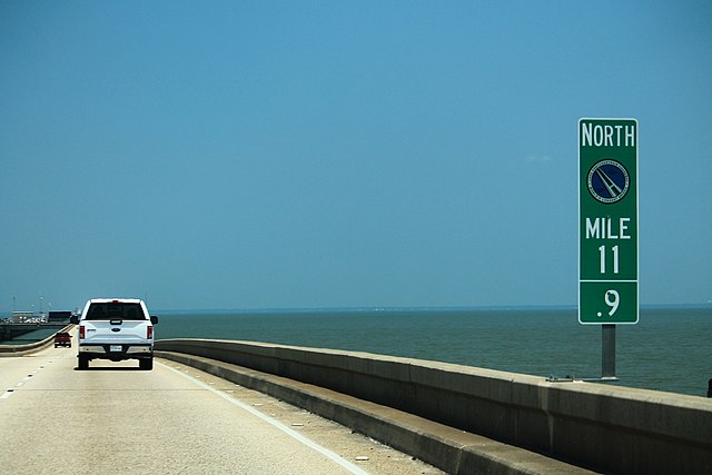 Distance marker