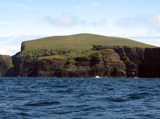 The western cliffs with the stack of Arnamuil in the centre and Bagh na h-Aoineig to the left.