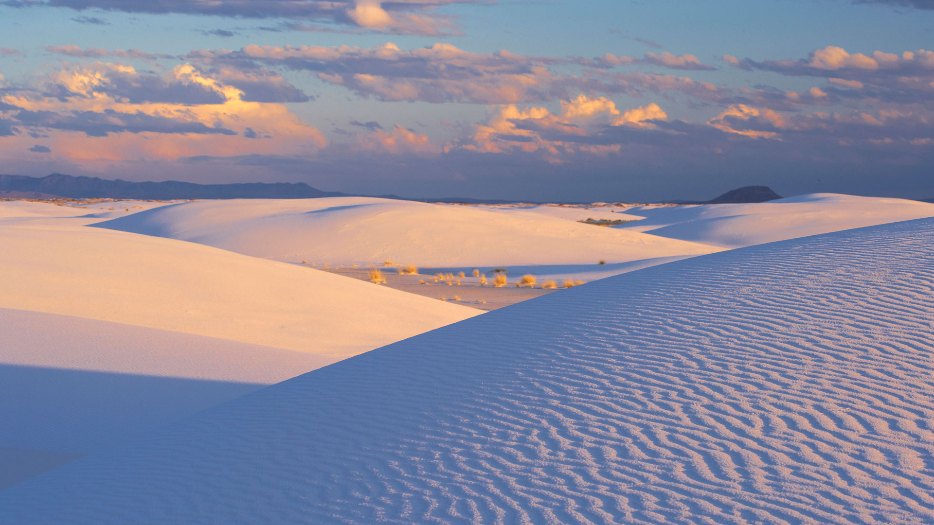 Sunset at White Sands National Park, New Mexico (© Image Professionals GmbH/Alamy)