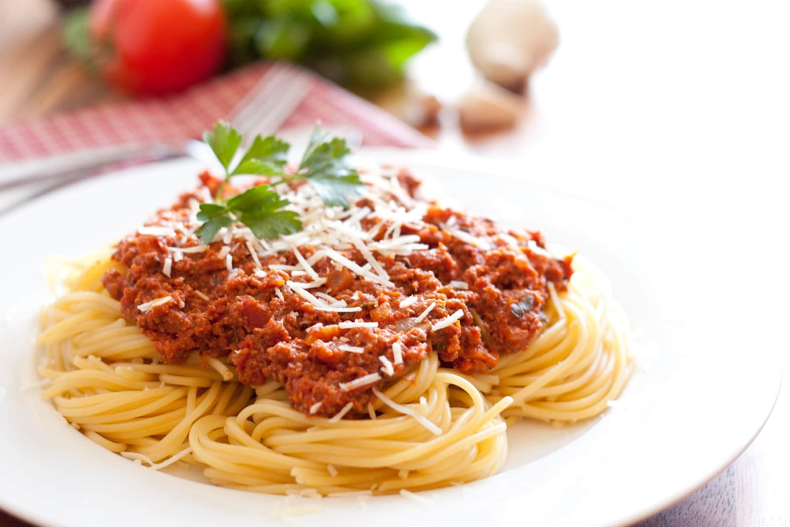 http://www.cookingclassy.com/wp-content/uploads/2012/11/spaghetti+with+meat+sauce11.jpg