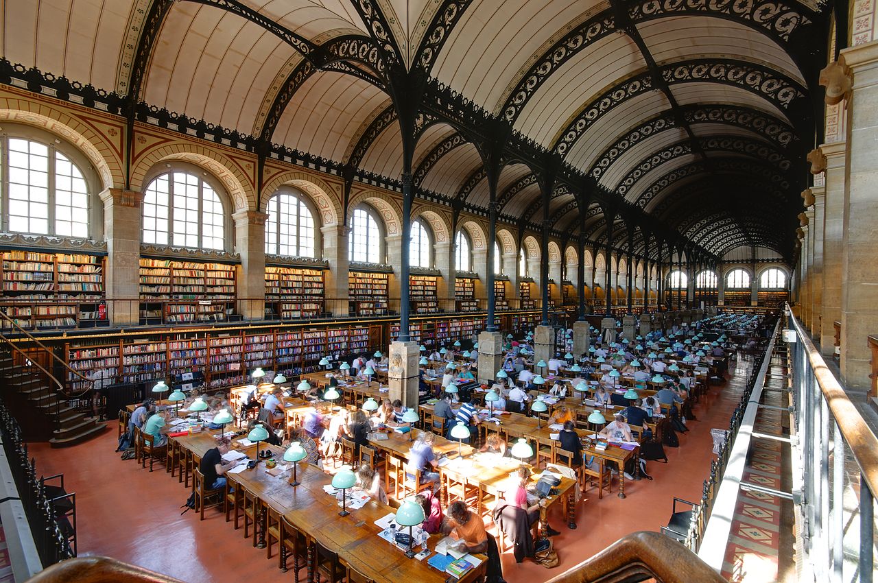 Henri Labrouste, arquiteto, biblioteca Sainte-Geneviève, sala de leitura, Paris, 1842. Foto: Marie-Lan Nguyen, 2011